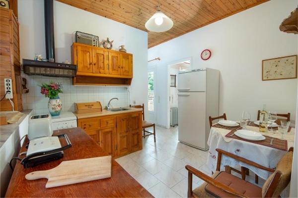 דירות Longós Alekos House מראה חיצוני תמונה